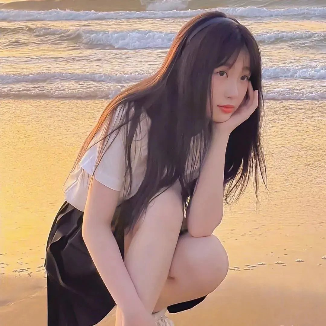 正在缩小的男人海报
